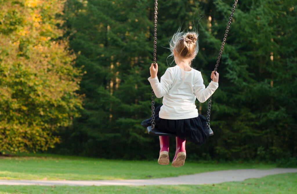 girl-swing-rocking-996635 girl, swing, rocking-996635.jpg